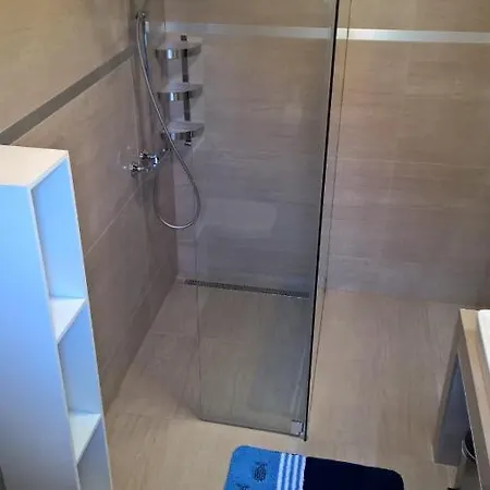 Lägenhet Jazminvirag Apartman Balatonlelle